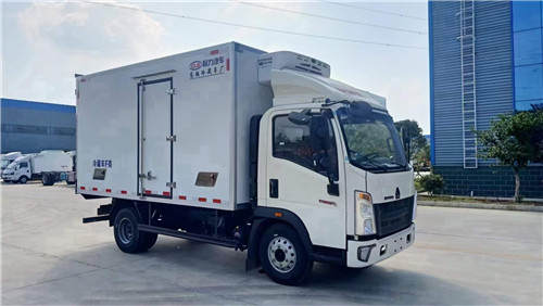 國六重汽豪沃小金牛4.2米冷藏車