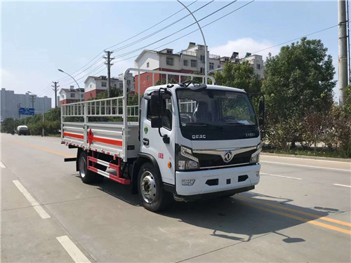 東風(fēng)福瑞卡52米氣瓶運輸車 (1).jpg