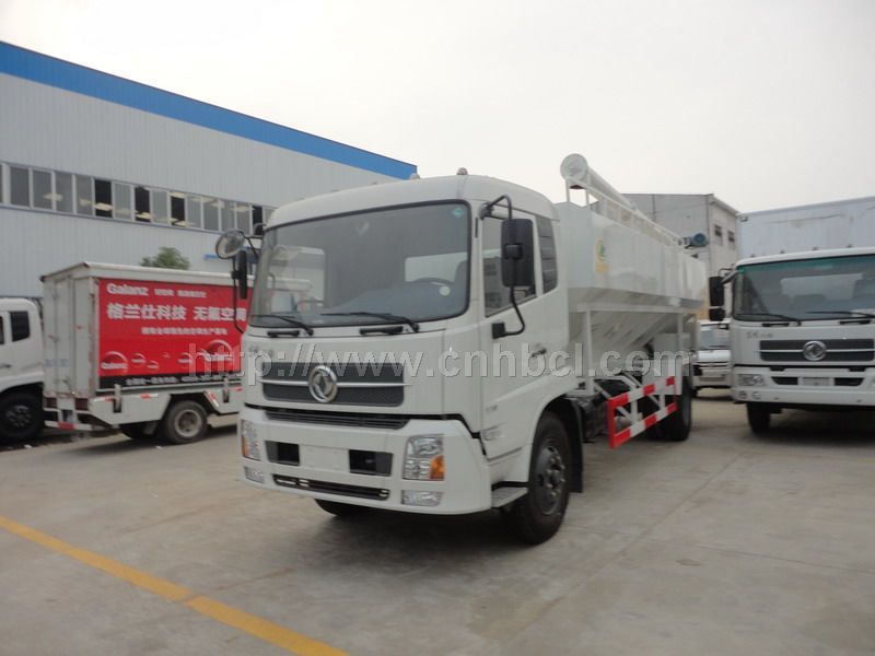 東風(fēng)散裝飼料運輸車